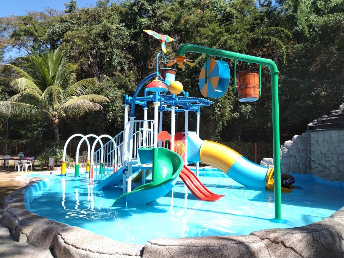Apartamento C204 Aldeia Do Lago: Lakeside Retreat With Aqua Park & Ev Charging Caldas Novas